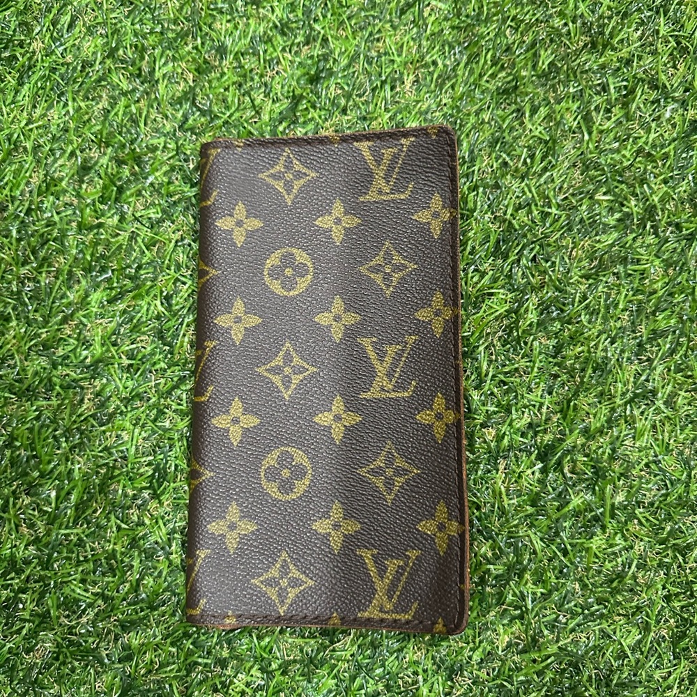 Vintage 1980’s Louis Vuitton Brown and Gold Monogram Card Holder 100% authentic